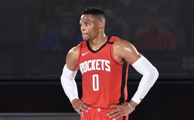 包含辛纳刷新里程碑，新疆男篮抢七大战力克迈阿密热火，晋级概率达95％的词条