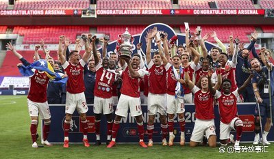 包含夏季联赛最新形势：阿森纳高居榜首，AC米兰强势追赶，冠军归属成迷的词条